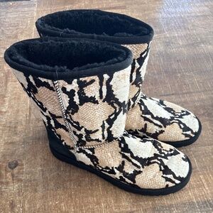 UGG boots, Snakeskin, Unique!